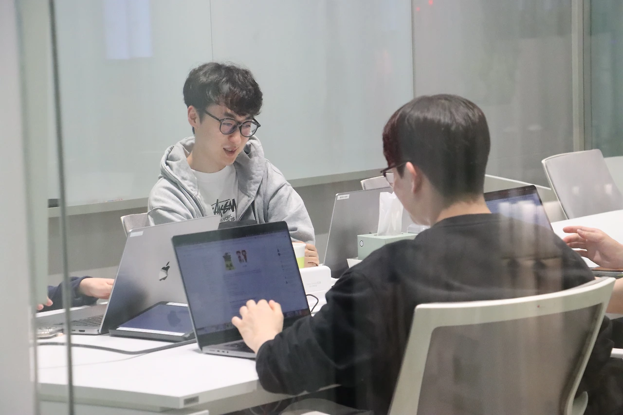 해리, 마운틴_회의실.JPG