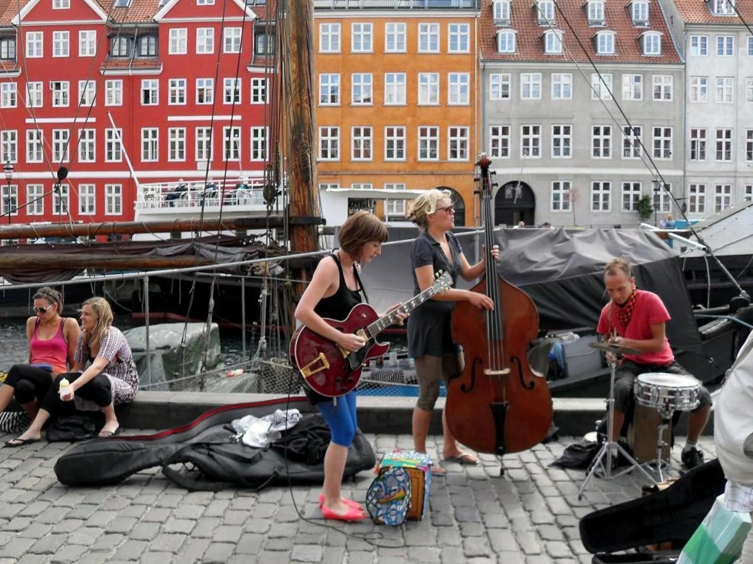 니하운 거리의 악사.JPG