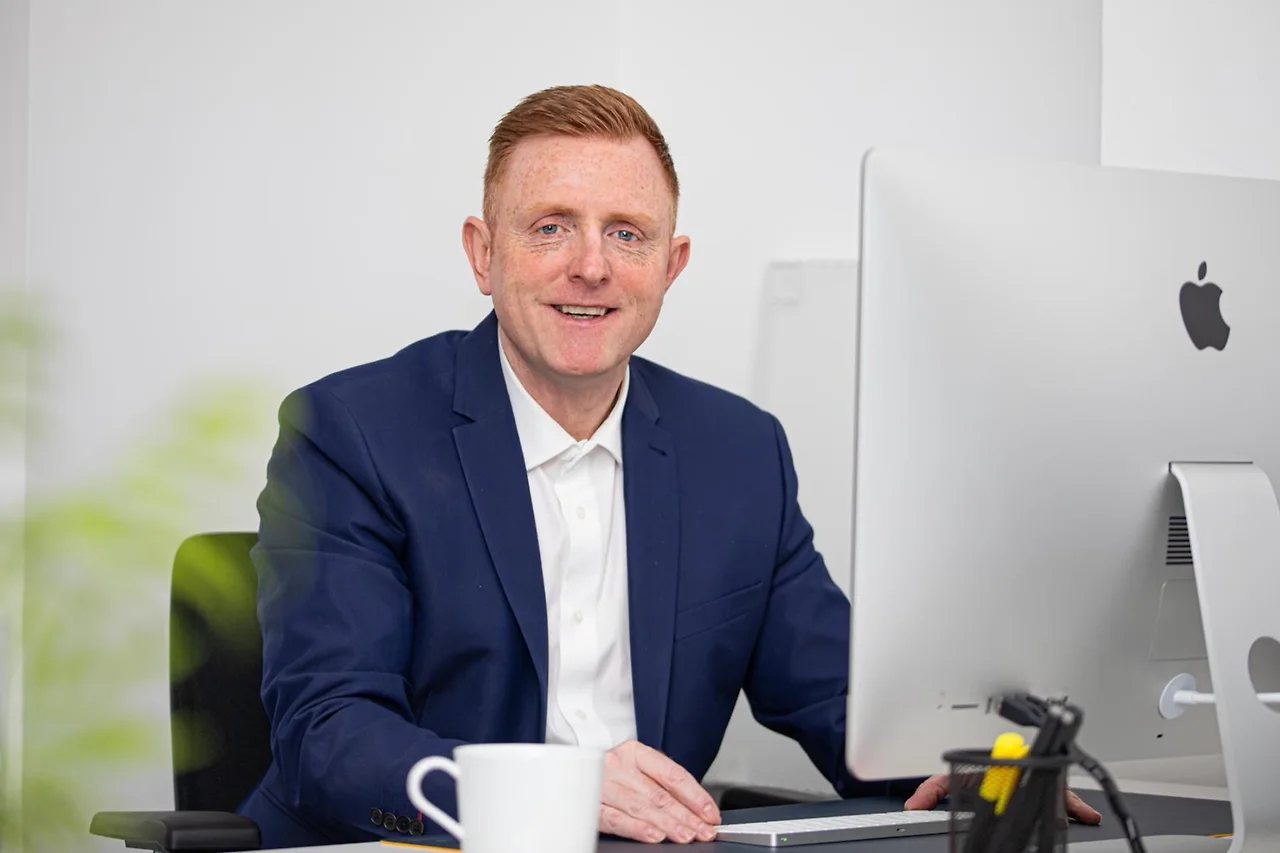 photo-1618568949779-895d81686151?ixlib=rb-1.2.1&amp;ixid=MnwxMjA3fDB8MHxwaG90by1wYWdlfHx8fGVufDB8fHx8&amp;auto=format&amp;fit=crop&amp;w=1000&amp;q=80