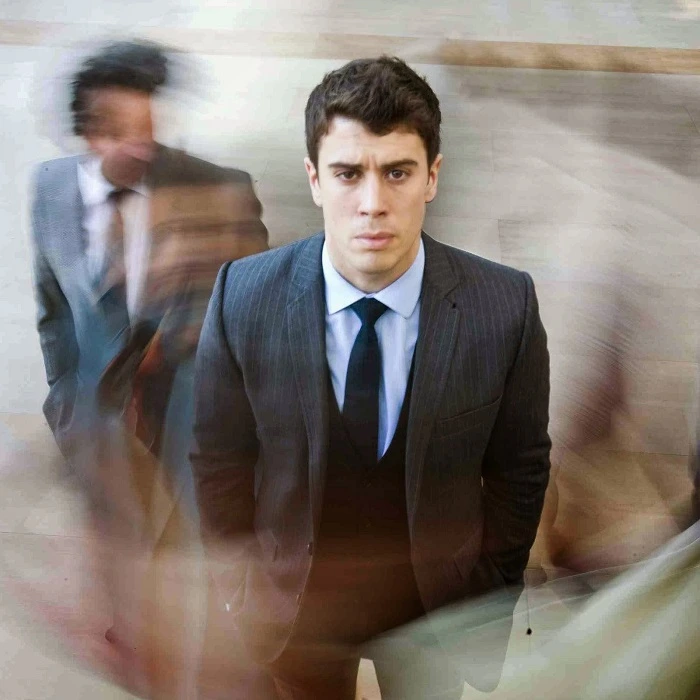 %EB%B8%94%EB%9E%99_%EB%82%A8%EC%9E%90_%EC%84%9C%EC%9E%88%EB%8A%94.jpg?type=w773