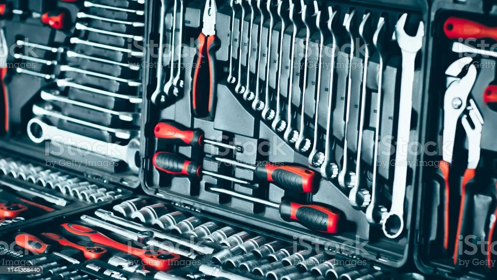 professional-toolbox-service-station-hand-tools-picture-id1144368440?k=20&amp;m=1144368440&amp;s=612x612&amp;w=0&amp;h=2l_0pE7jn91kXA-XyPoEZ-ZXu7LbRKZzrwuGJI4Ocm4=