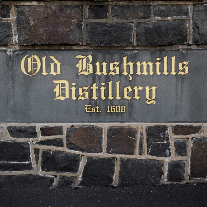 Old-Bushmills-Distillery-Sign-1024x1024.jpg?type=w800