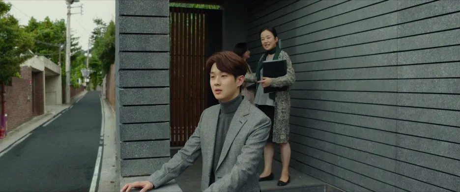 Parasite_2252c.jpg?type=w1