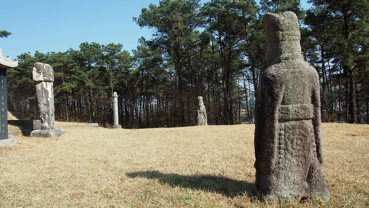 윤원필(1496~1547)윤지임의 아들 묘 (9).JPG