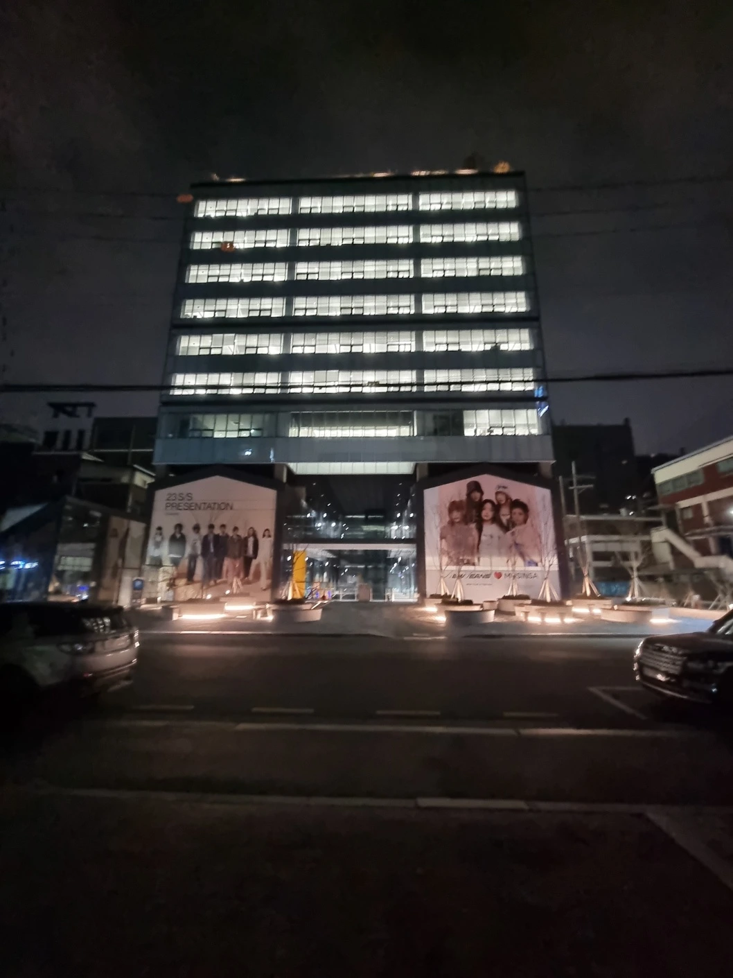 (무신사캠퍼스) 점등_정면 방향.jpeg