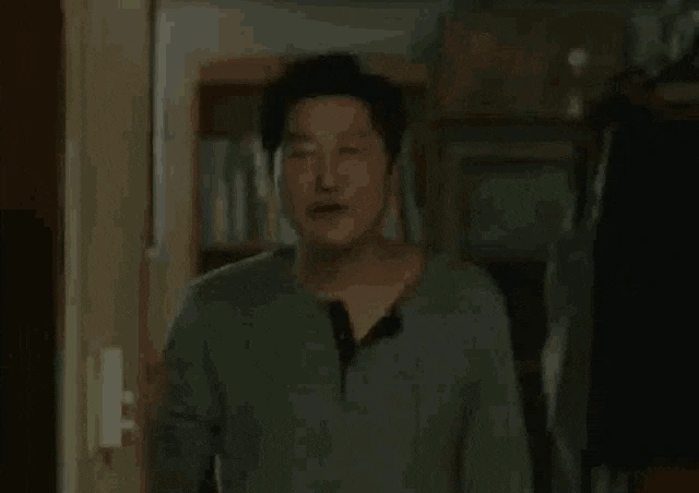 %EA%B8%B0%EC%83%9D%EC%B6%A9-%EC%86%A1%EA%B0%95%ED%98%B8.gif?type=w1