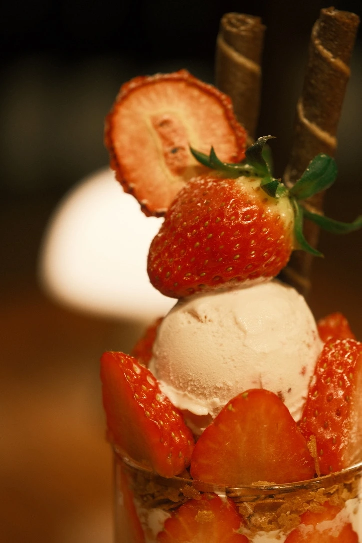 삼청동 오뉴하우스 딸기  (2).jpeg