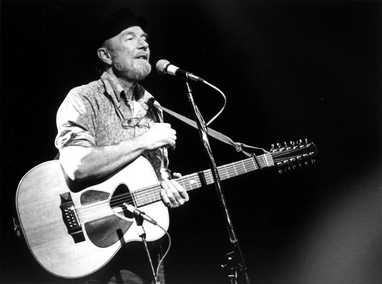 pete_seeger_1986.jpg.jfif
