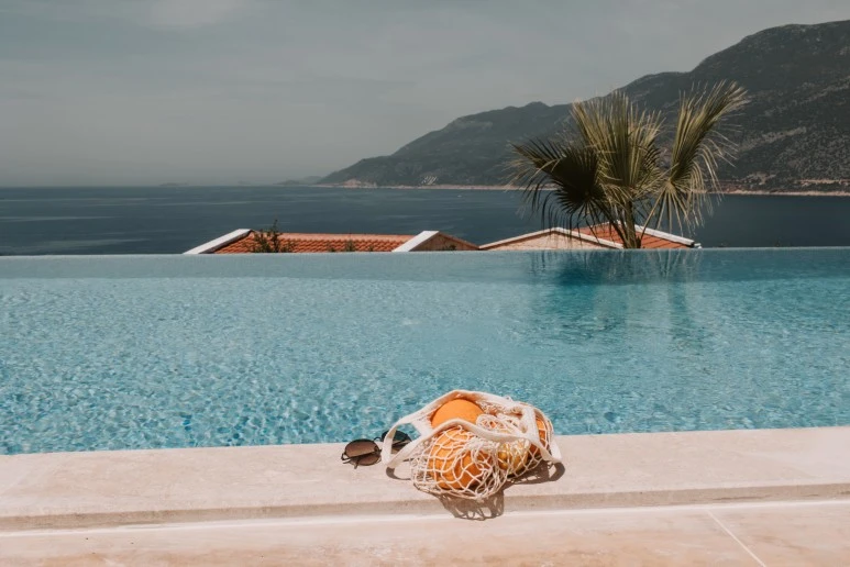 pexels-vlada-karpovich-7902917.jpg?type=w773