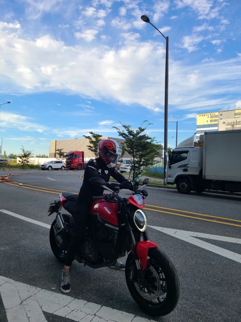 %EC%8B%B1%EA%B8%80%EB%A7%98%EC%9B%8C%EB%84%88%EB%B9%84%EC%96%B8%EB%8B%88_%EC%97%AC%EB%9D%BC1.jpg?type=w773