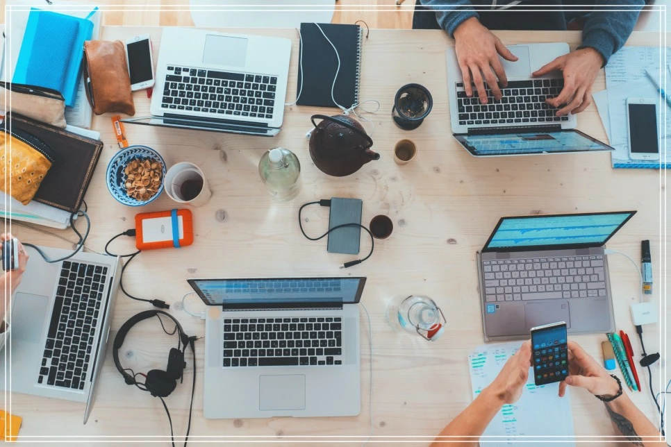 %EB%94%94%EC%A7%80%ED%84%B8_AI%EC%99%80_HR_4.jpg?type=w966