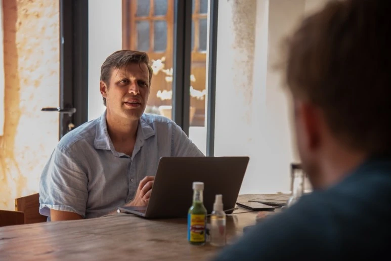 photo-1630569263509-04afa8ebf1ac.jpg?type=w773