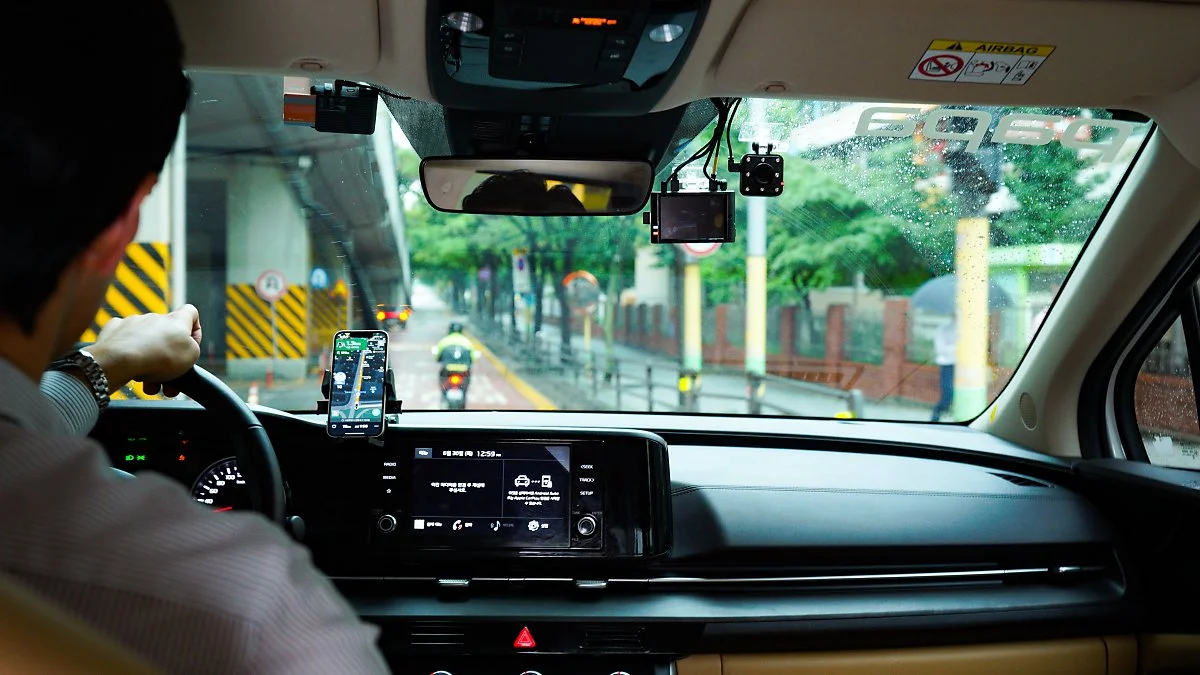 2._%ED%8C%8C%ED%8C%8C_%EC%A3%BC%ED%96%89%EC%82%AC%EC%A7%84%28%EC%88%99%EB%A0%A8%EB%90%9C_%ED%81%AC%EB%A3%A8%EC%9D%98_%EC%9A%B4%EC%A0%84%29.jpg?type=w1200