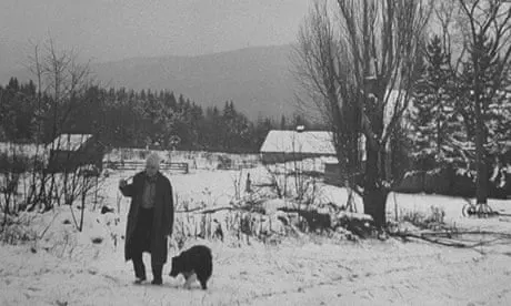 Poet-Robert-Frost-in-snow-010.jpg?width=465&dpr=1&s=none&crop=none