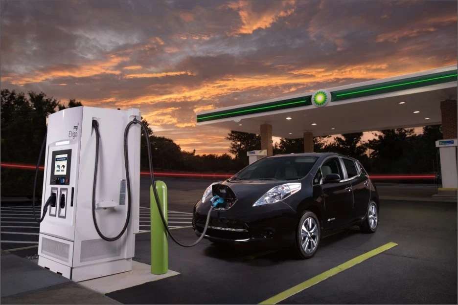 electric-car-fast-charging-station-at-bp-in-metrolina-area-of-charlotte-nc_1.jpg?type=w1