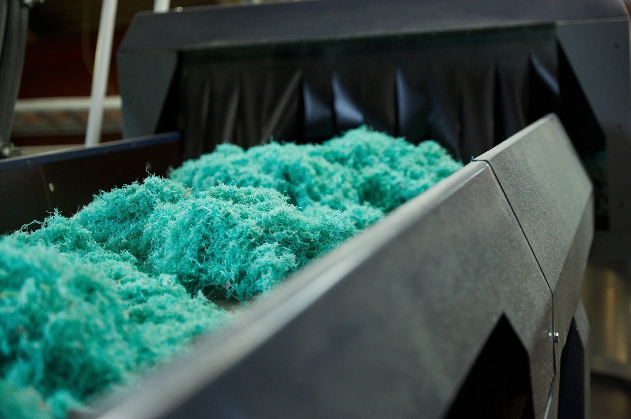 사진-BMW 그룹 해양 폐기물 재활용 플라스틱 부품 적용 (3).jpeg