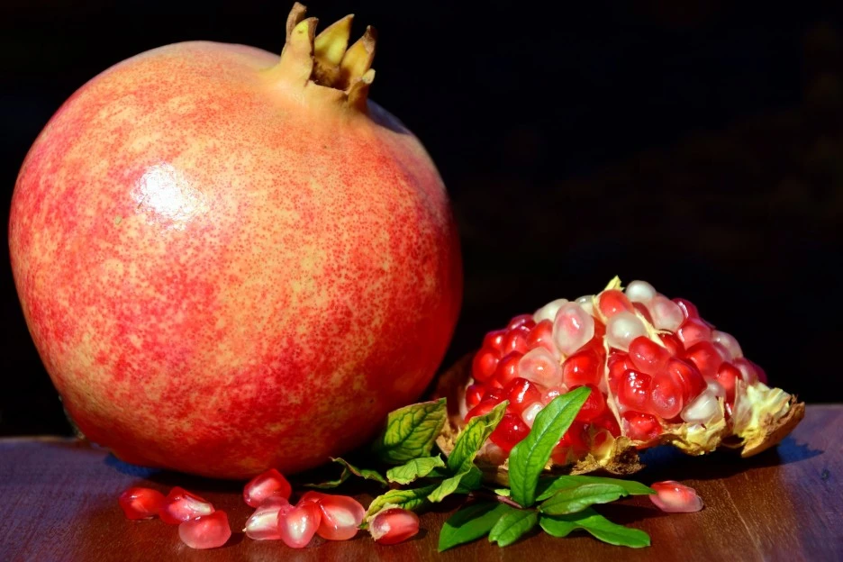 pomegranate-2851994_1920.jpg?typew1
