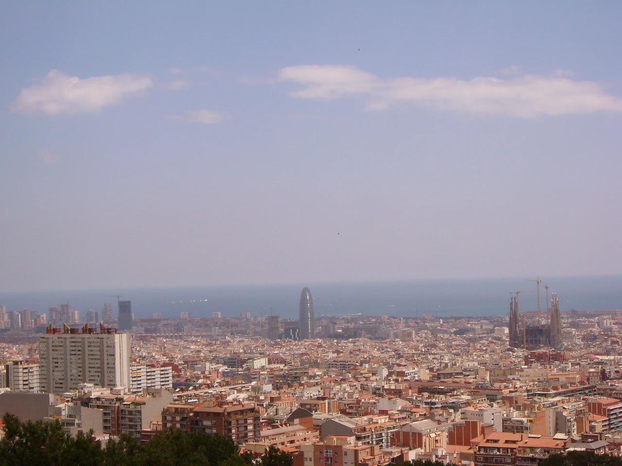 바르셀로나구엘공원에서본시내.JPG