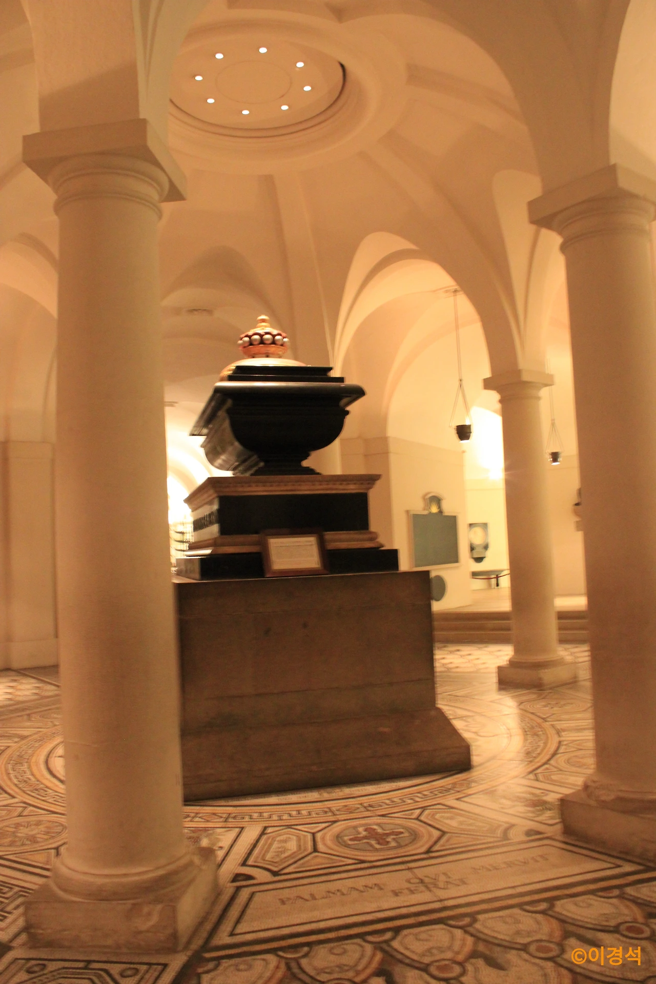 세인트폴 성당-10(넬슨의 무덤).JPG