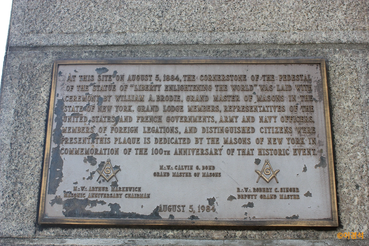 자유의여신상 기단에서 (39).JPG