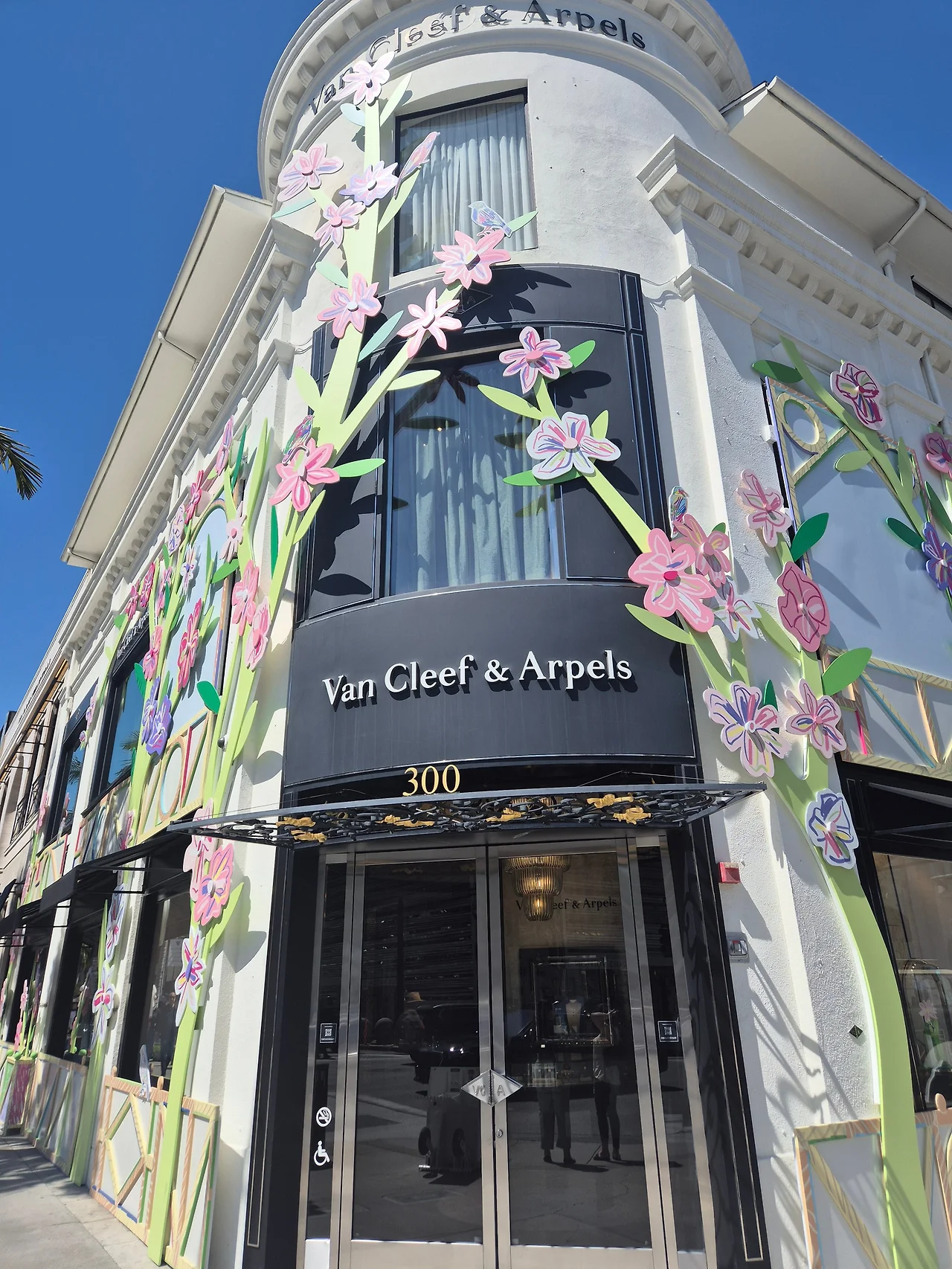 Gn5lr2cbcAAerm-.jfif