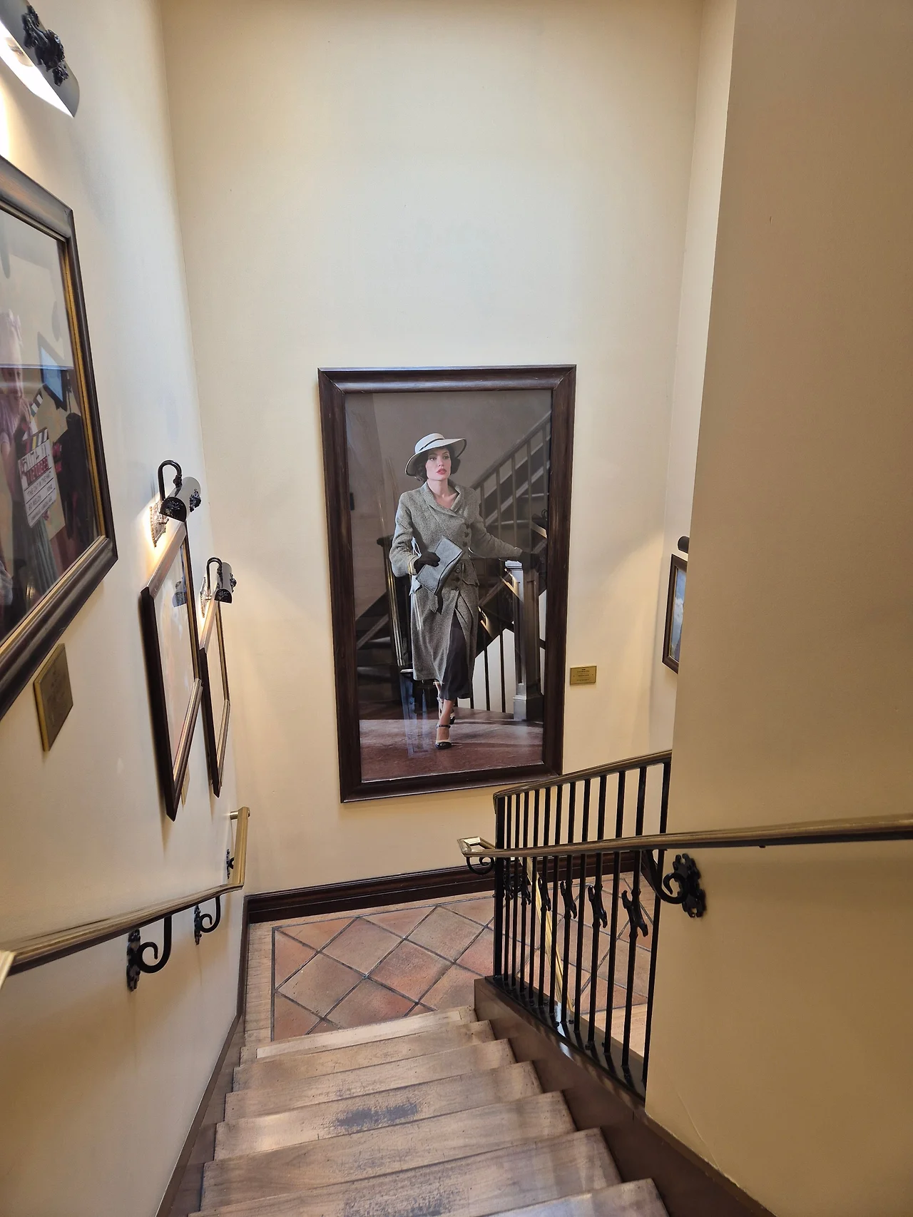 Gn-w8E6awAAjZ1B.jfif