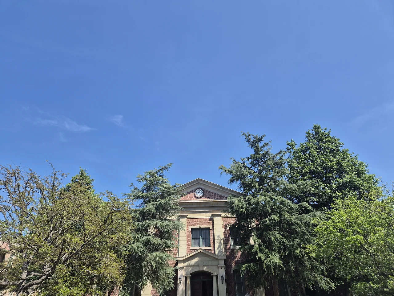 Gn_FyFsbwAAoEZ6.jfif