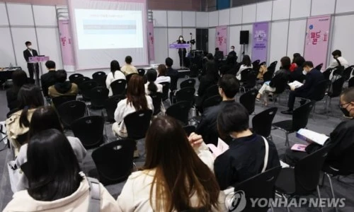 ?src=%22https%3A%2F%2Fimg.hankyung.com%2Fphoto%2F202204%2FZK.29756236.1.jpg%22&type=ff500_300