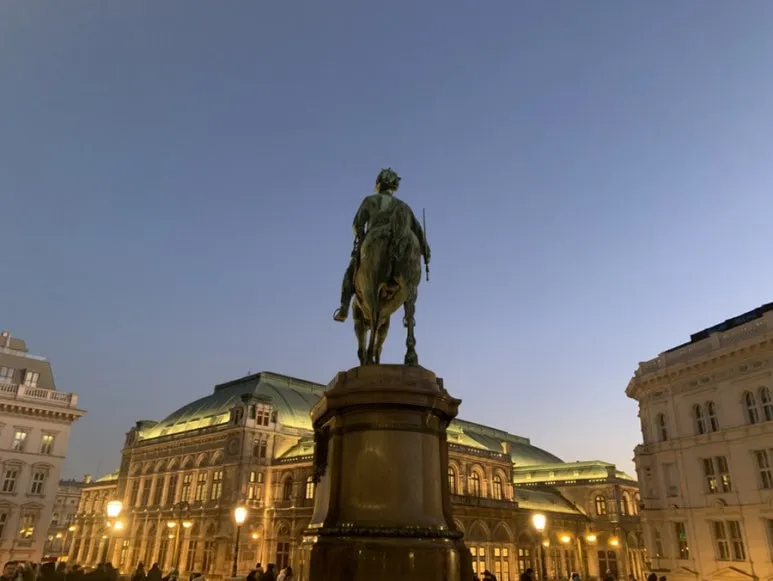 IMG_8296.jpg?type=w773