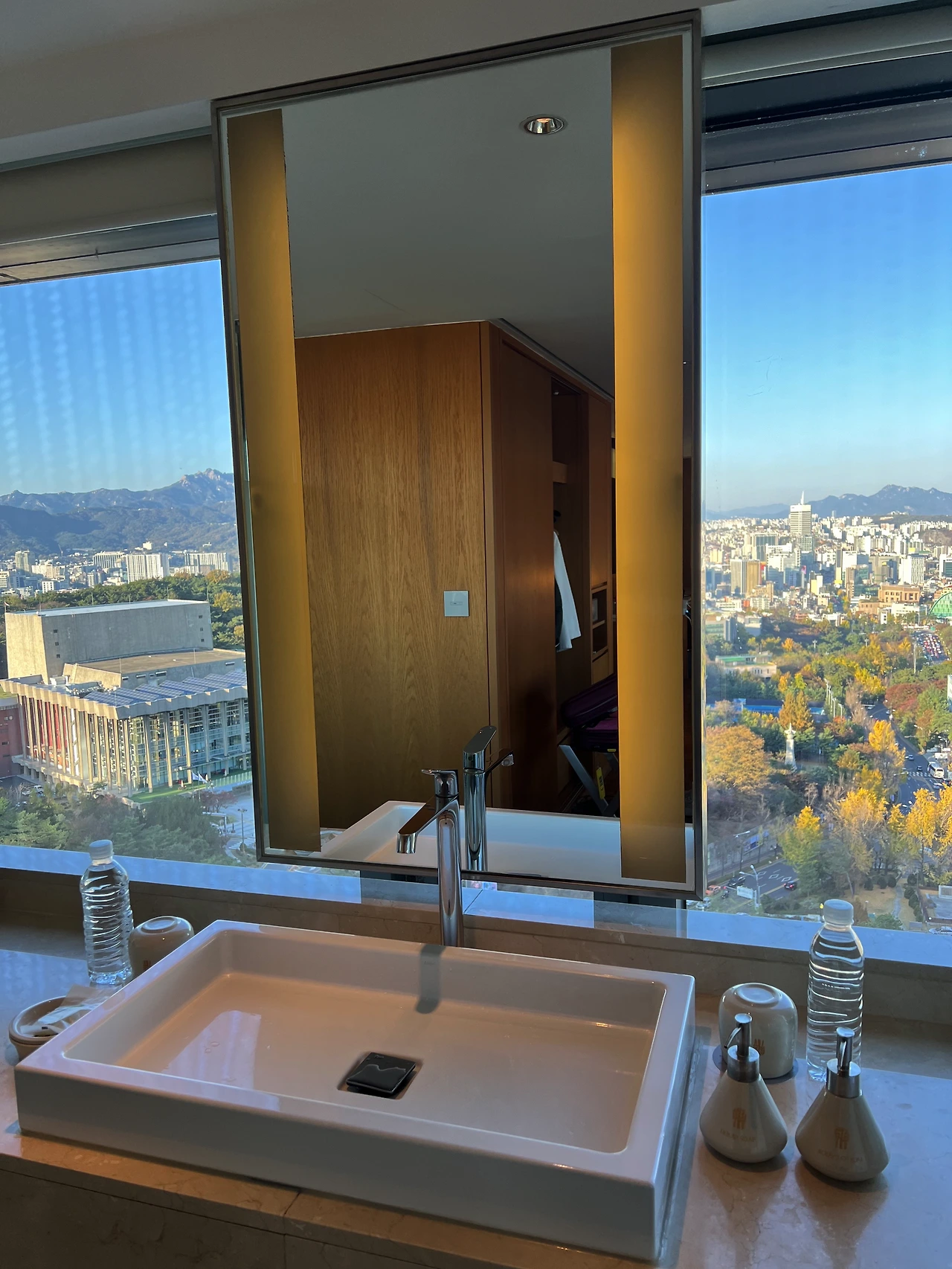 img.png?credential=yqXZFxpELC7KVnFOS48ylbz2pIh7yKj8&expires=1759244399&allow_ip=&allow_referer=&signature=e15f68RMBTUg6kRydKi7dznbH8E%3D