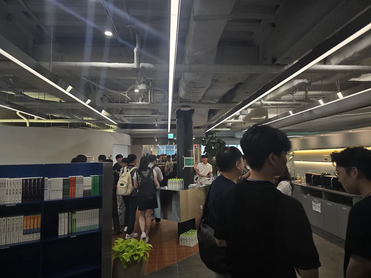 img.jpg?credential=yqXZFxpELC7KVnFOS48ylbz2pIh7yKj8&expires=1764514799&allow_ip=&allow_referer=&signature=%2BHnYY85H5ezaHCGtGvamJ37Qdrk%3D