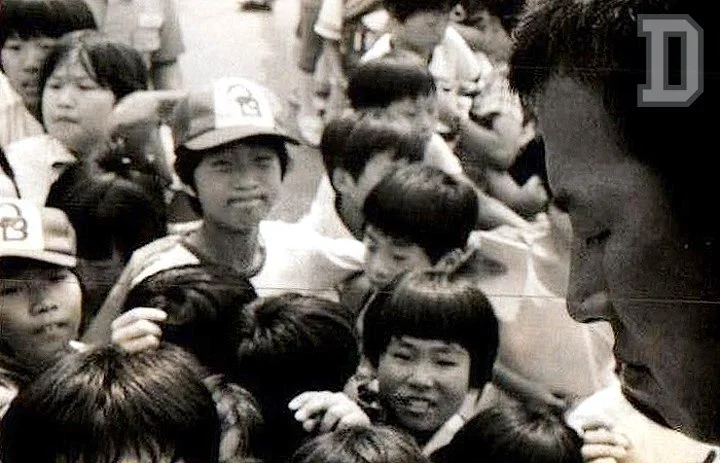 %EC%9D%BC%EB%B0%98%EB%B9%84_%EC%82%AC%EC%A7%849_1982_OB%EB%B2%A0%EC%96%B4%EC%8A%A4_%EC%96%B4%EB%A6%B0%EC%9D%B4%ED%9A%8C%EC%9B%90_%EC%9C%A4%EB%8F%99%EA%B7%A0%EC%82%AC%EC%9D%B8.jpg?type=w1200