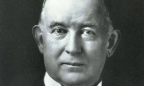 ?src=%22https%3A%2F%2Fupload.wikimedia.org%2Fwikipedia%2Fcommons%2F4%2F49%2FBuckDuke.jpg%22&type=ff500_300