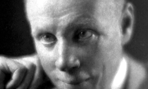 ?src=%22https%3A%2F%2Fupload.wikimedia.org%2Fwikipedia%2Fcommons%2F0%2F0a%2FSinclair_Lewis_1930.jpg%22&type=ff500_300