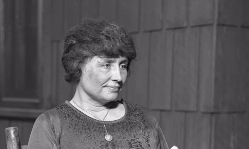 ?src=%22https%3A%2F%2Fupload.wikimedia.org%2Fwikipedia%2Fcommons%2Fthumb%2F3%2F3e%2FHelen_Keller_circa_1920_-_restored.jpg%2F1200px-Helen_Keller_circa_1920_-_restored.jpg%22&type=ff500_300