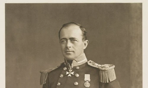 ?src=%22https%3A%2F%2Fupload.wikimedia.org%2Fwikipedia%2Fcommons%2Fc%2Fcc%2FScott_of_the_Antarctic.jpg%22&type=ff500_300