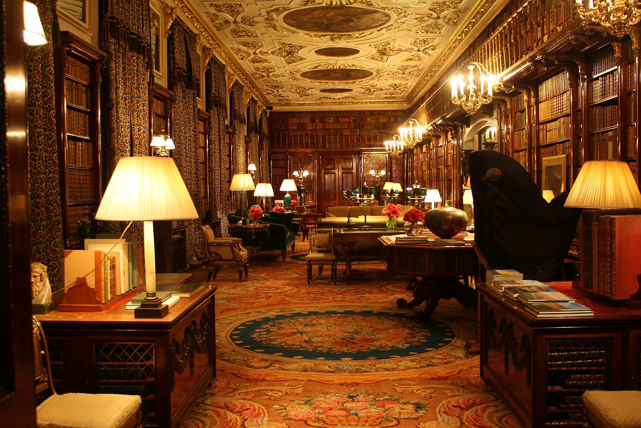 Chatsworth_House_library.JPG
