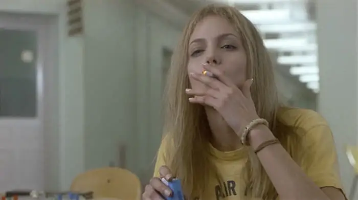 girl_interrupted_angelina_jolie_smoking1.jpeg?type=w773