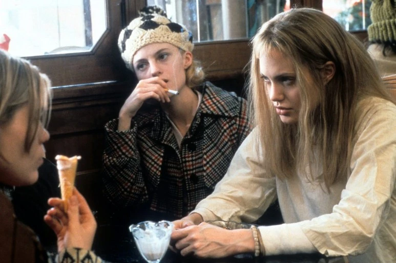 Angelina-Jolie-2-1200x798.jpg?type=w773