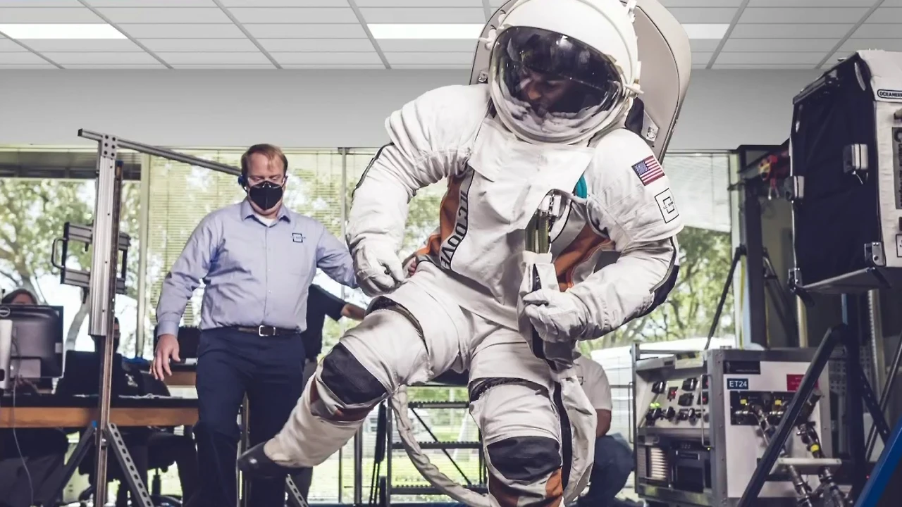 나사에서 선택한 우주복_바이오메디컬 수트.jpeg