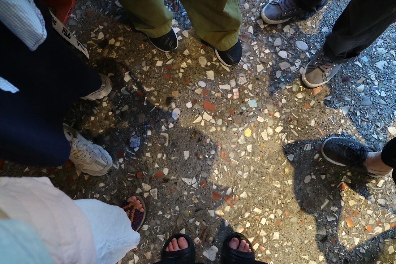 제웨센터 건축물 - 바닥.JPG