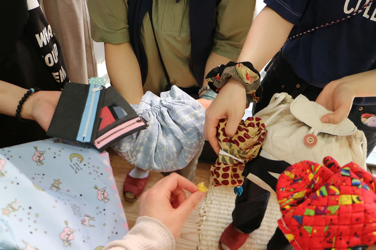 쿠루쿠루 공방 - 각자 산 물건.JPG