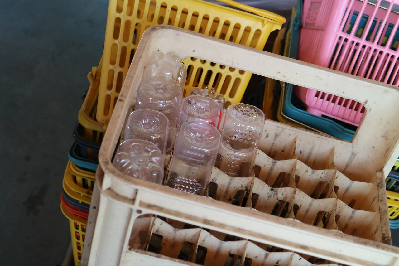 고미스테이션 - 페트병 말리기.JPG