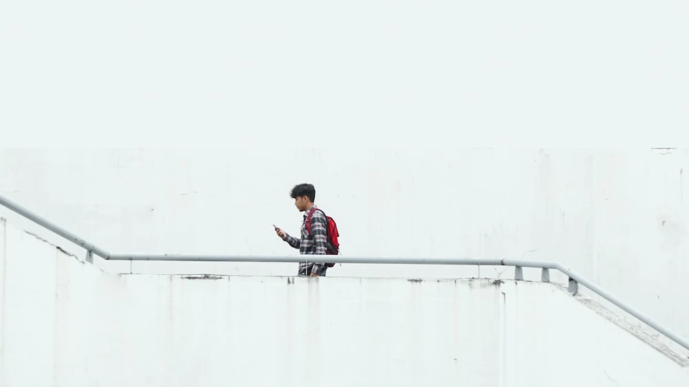 photo-1516444150997-b9d4a7686920?ixlib=rb-4.0.3&ixid=M3wxMjA3fDB8MHxzZWFyY2h8MjZ8fG5leHR8ZW58MHx8MHx8fDA%3D&w=1000&q=80