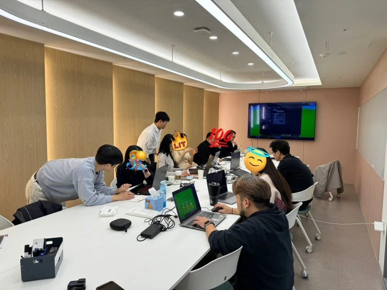 GFiOeW6aYAARjqX.jpg?type=w773