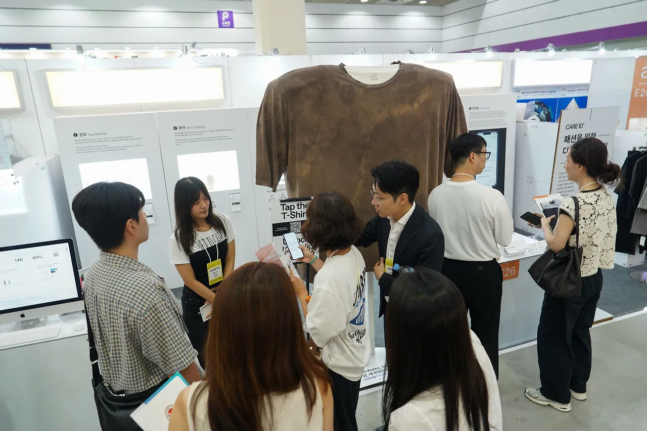 attachment%3Abd853472-5b6c-465d-8df6-b6f85fa4a94b%3AHEZ02655.jpg?table=block&id=25ddca32-7c72-80e6-9d86-d77dae59c298&spaceId=8b89807e-9f4e-4555-a583-51905f43c52f&width=1360&userId=&cache=v2