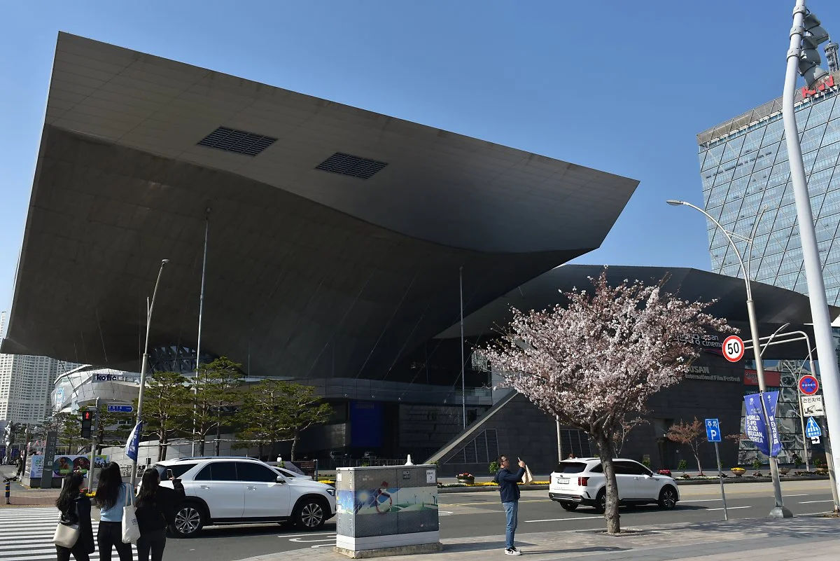 000_3576.JPG?type=w1200