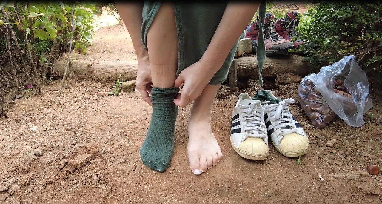 양말 벗는 딸.JPG