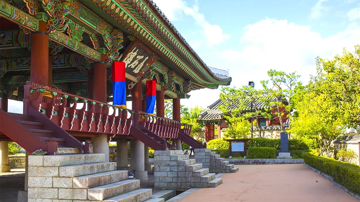 jinju-chokseokru-pavilion-cnn7.webp