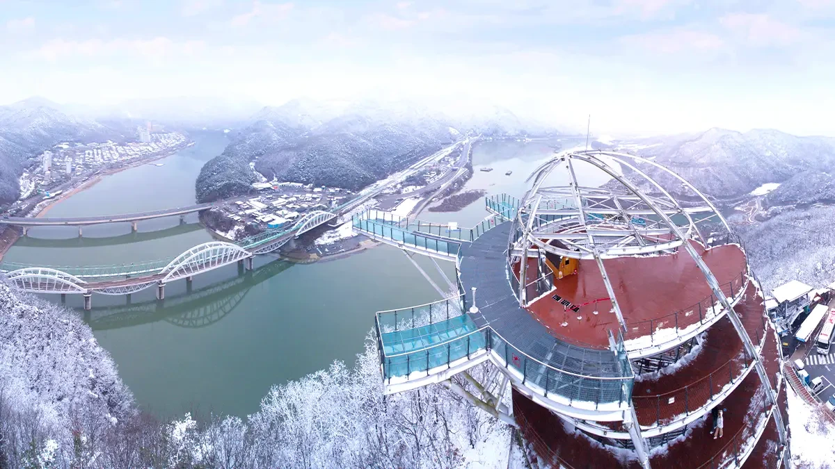 danyang-mancheonha-skywalk-winter-snow4.webp